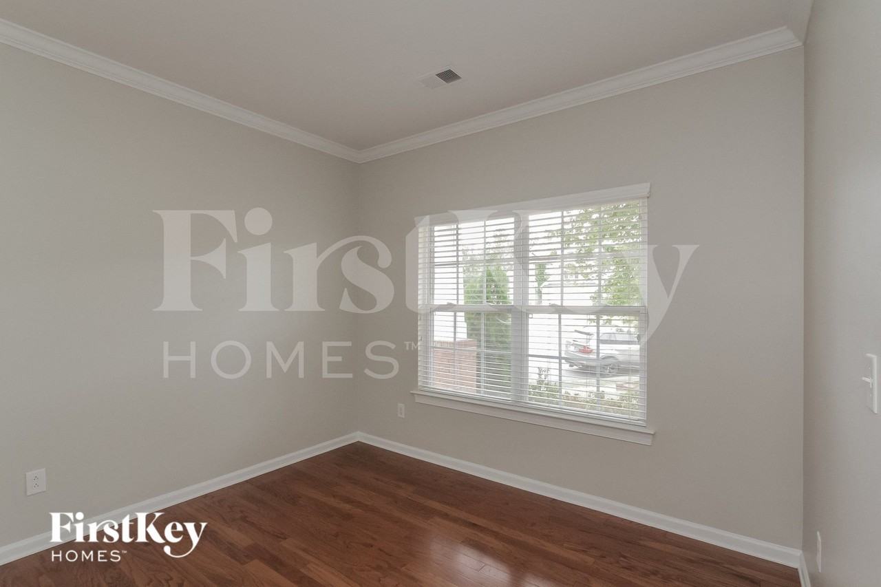 11335 Huntington Meadow Ln - Photo 4 of 15