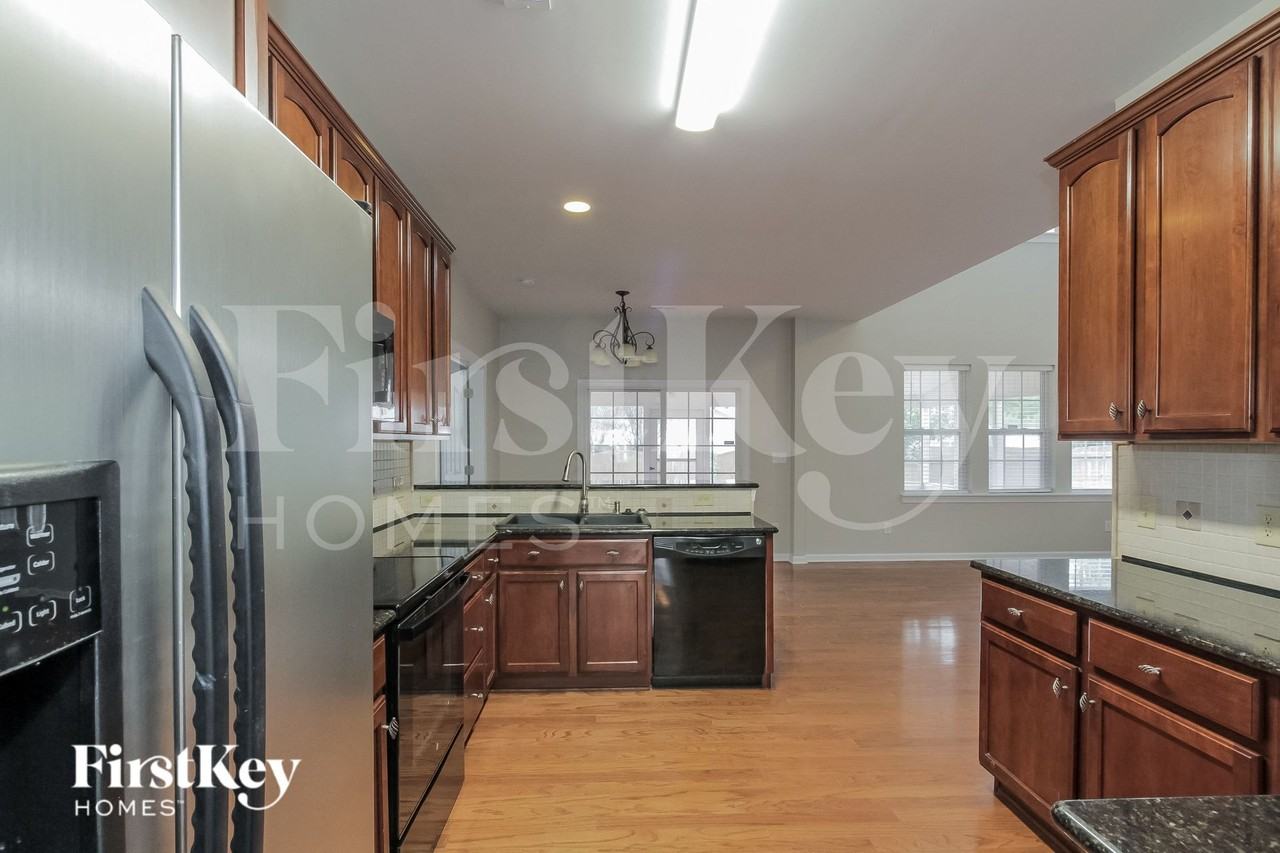 11335 Huntington Meadow Ln - Photo 6 of 15