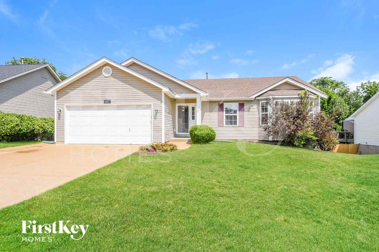 3017 Valley Oaks Dr - Photo 2 of 16