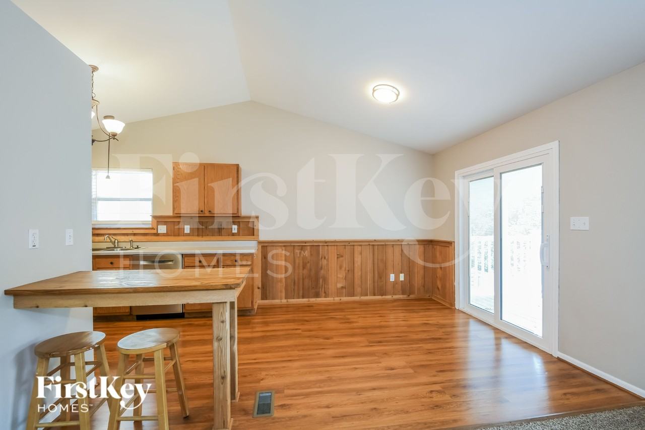 3017 Valley Oaks Dr - Photo 5 of 16