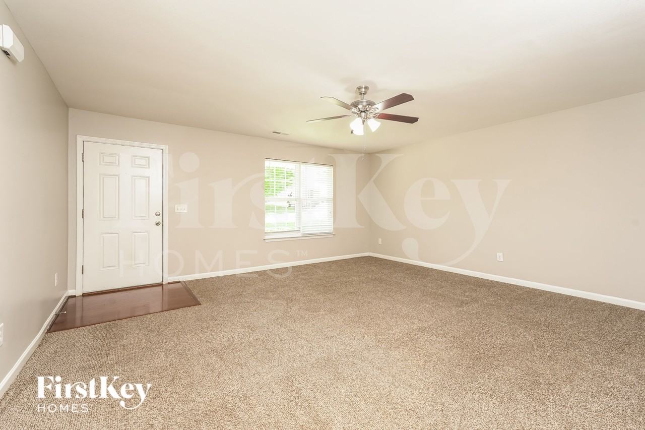 667 Field Crossing Ct - Photo 3 of 19