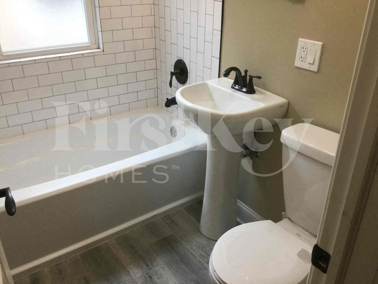 8751 S East End Ave - Photo 7 of 20