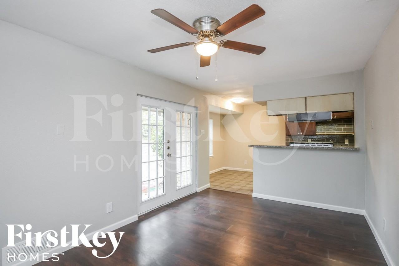 7640 Ryanridge Dr - Photo 5 of 16