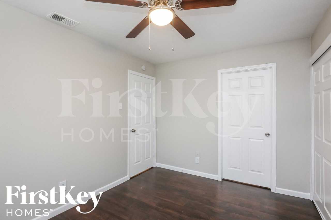 7640 Ryanridge Dr - Photo 7 of 16