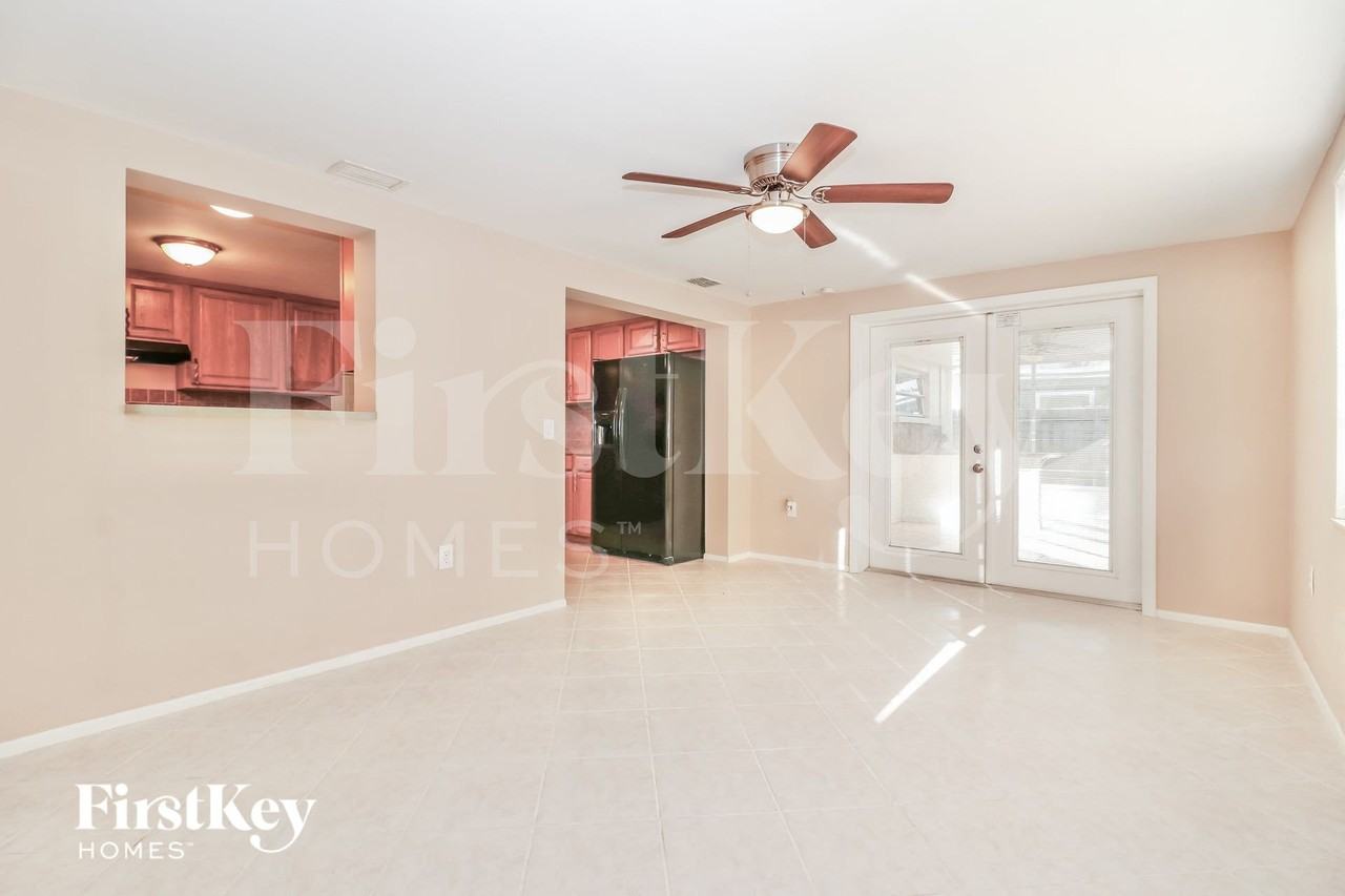7600 Topay Ln - Photo 3 of 16