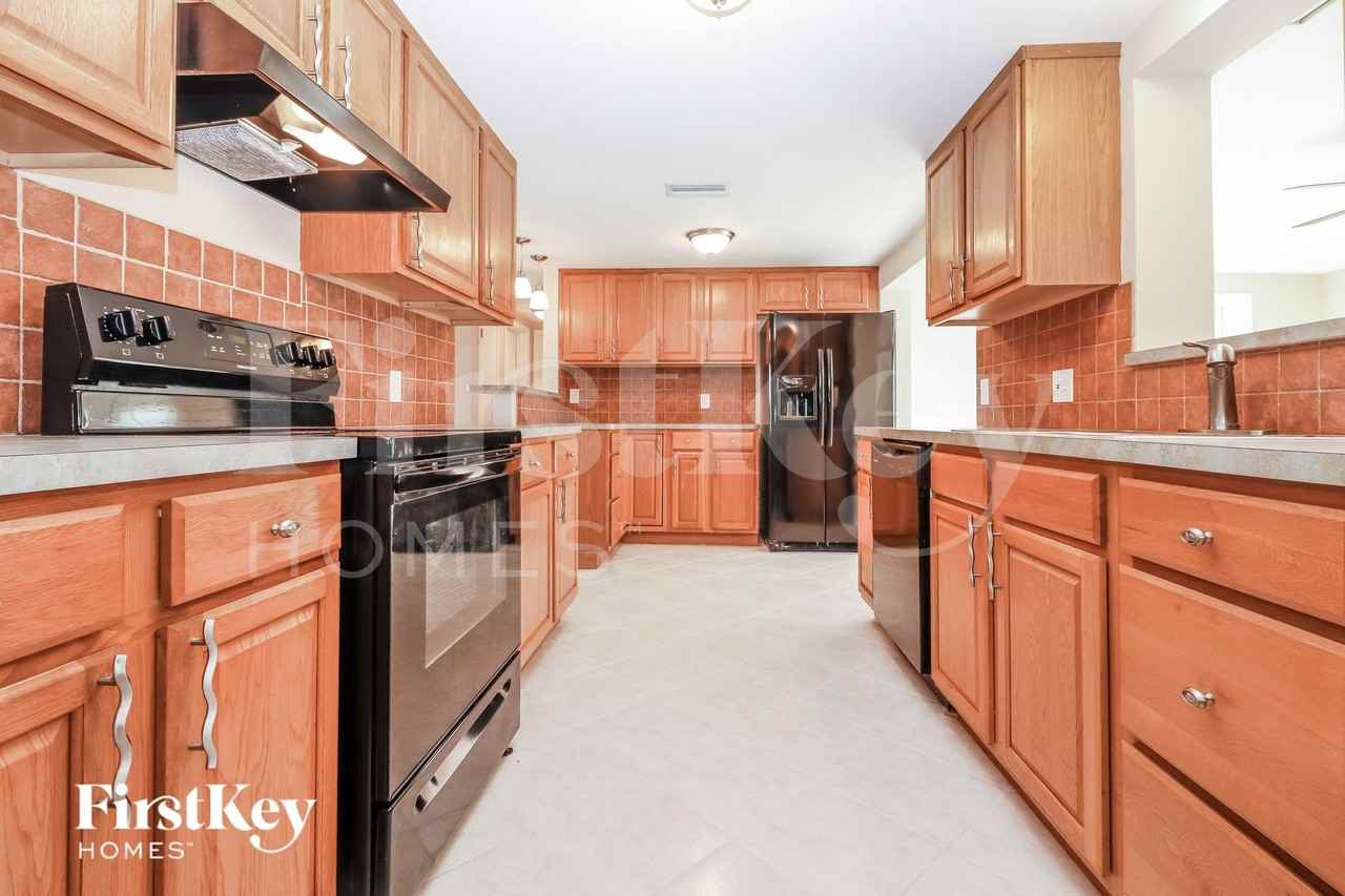 7600 Topay Ln - Photo 6 of 16