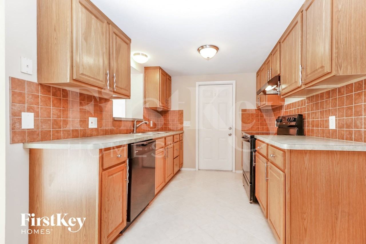 7600 Topay Ln - Photo 7 of 16