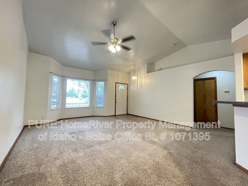 926 S Muscovy Ave - Photo 3 of 26