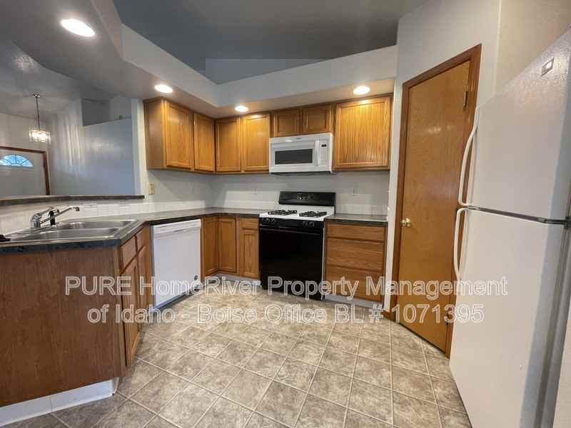 926 S Muscovy Ave - Photo 5 of 26