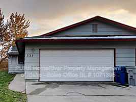 featured image of 737 Amanita St