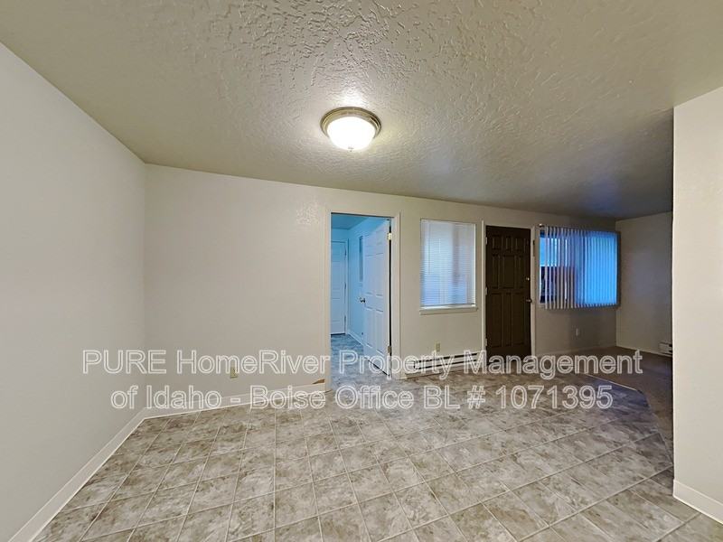 737 Amanita St - Photo 4 of 21