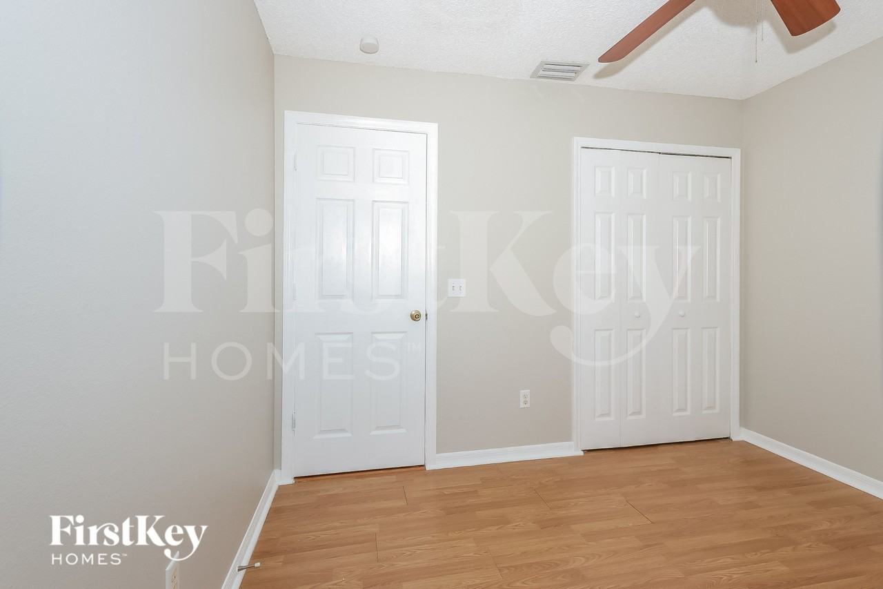 506 Nw Ferris Dr - Photo 7 of 17