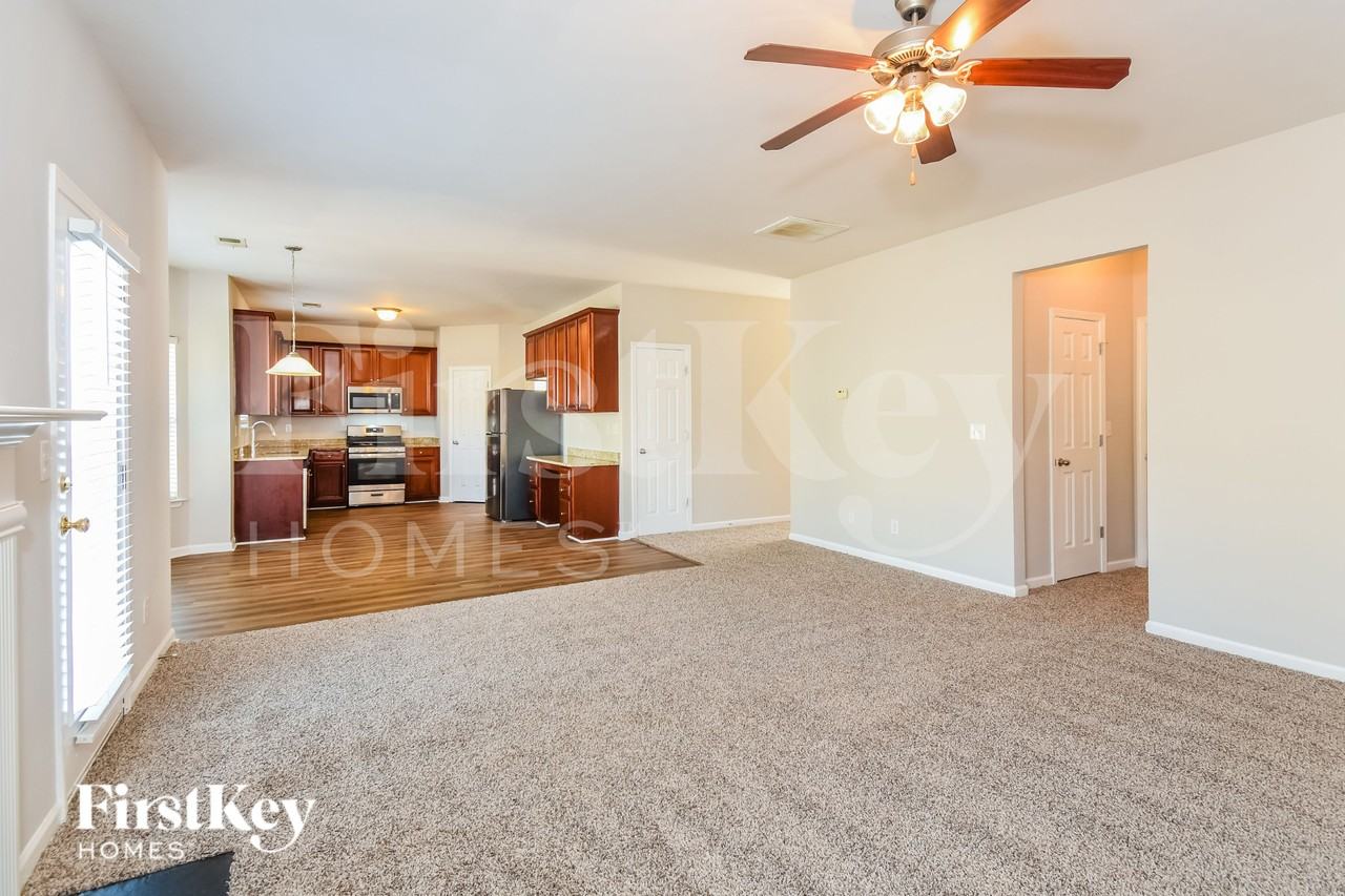 4710 Fourth Rail Ln - Photo 4 of 17