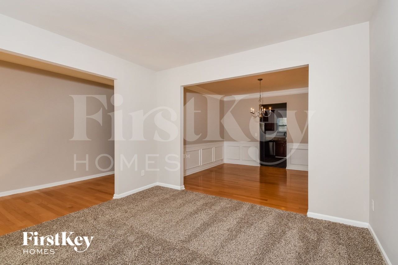 4710 Fourth Rail Ln - Photo 6 of 17