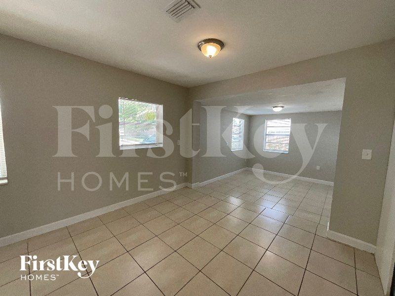 3951 Nw 173rd Ter - Photo 2 of 15