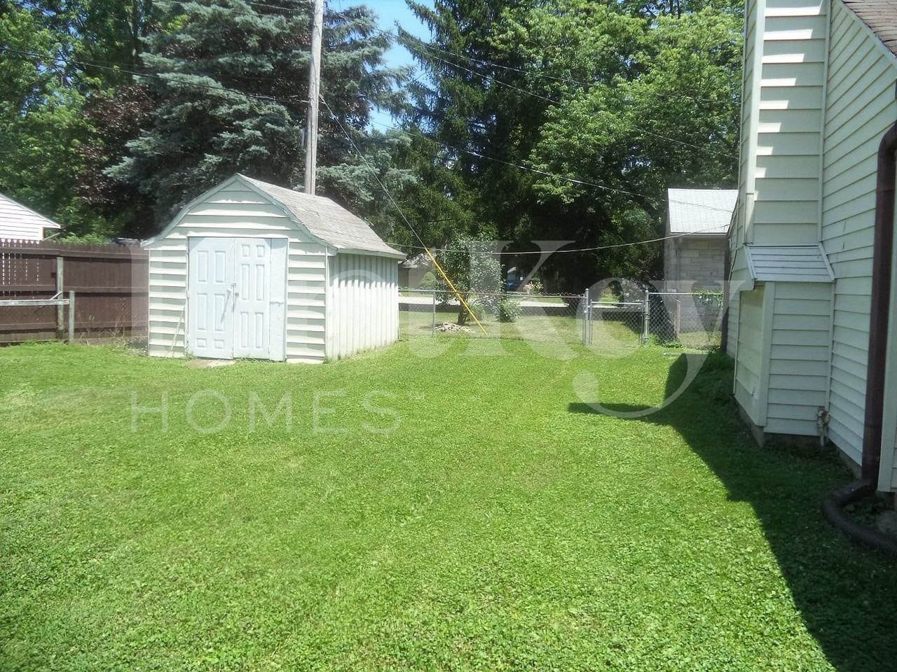 1810 Randall Rd - Photo 5 of 18