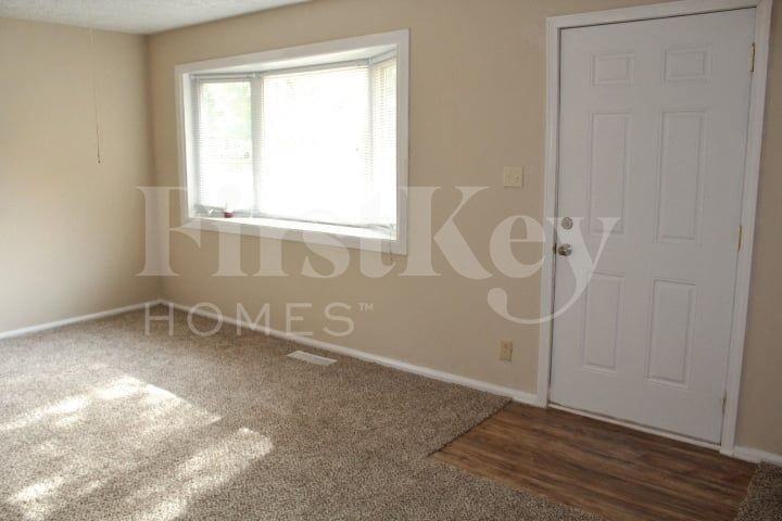 1810 Randall Rd - Photo 6 of 18