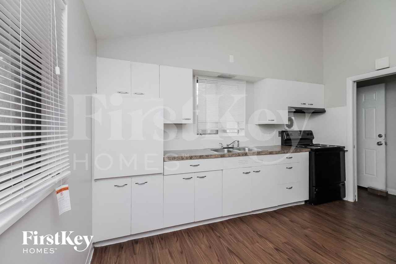 15138 Meadow Ln - Photo 4 of 14