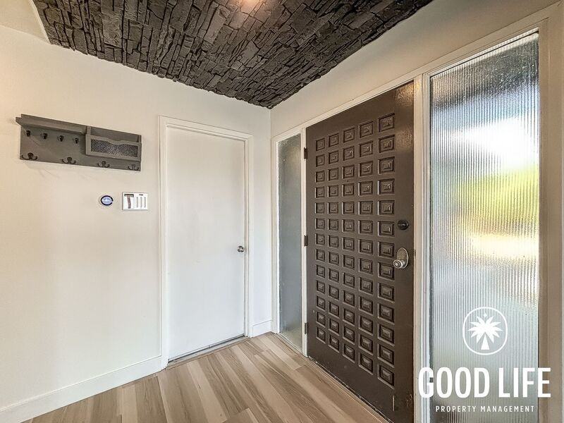 9400 Crest Dr - Photo 4 of 36