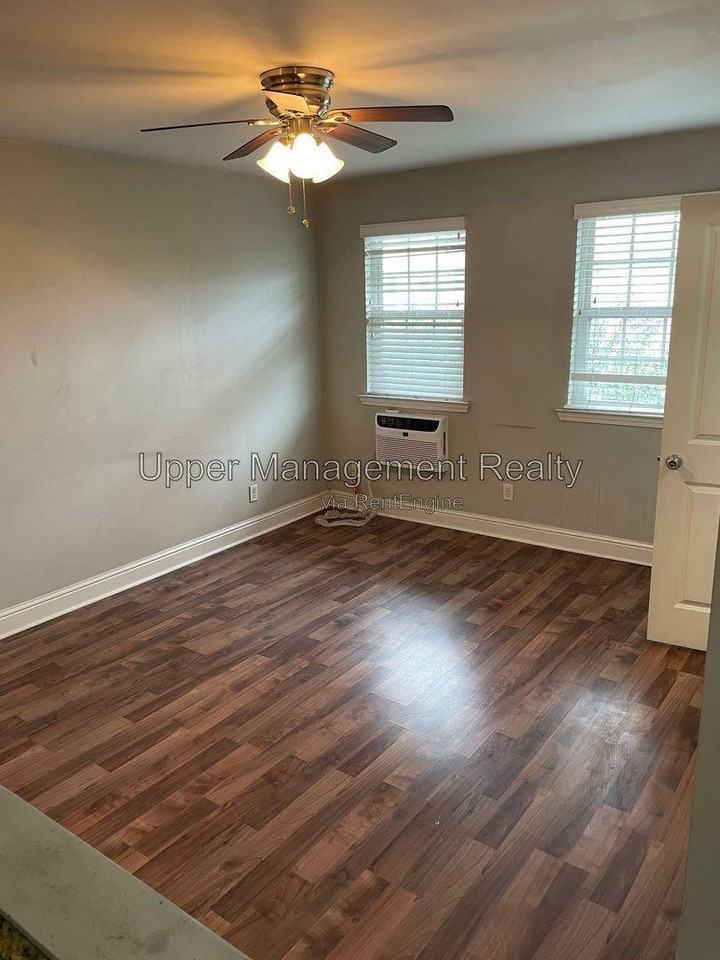 2309 Baronne St #103 - Photo 2 of 10