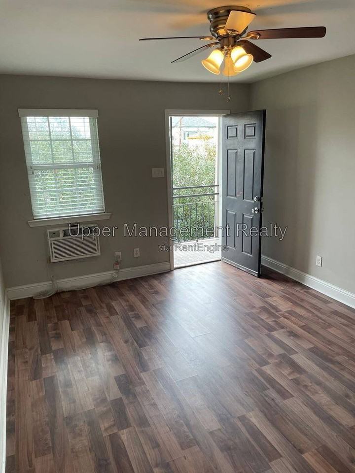 2309 Baronne St #103 - Photo 3 of 10