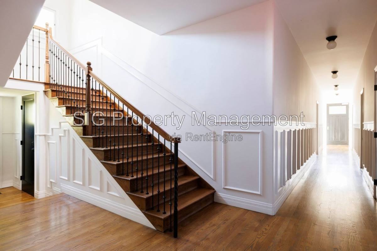2191 El Sereno Ave #8 - Photo 3 of 10