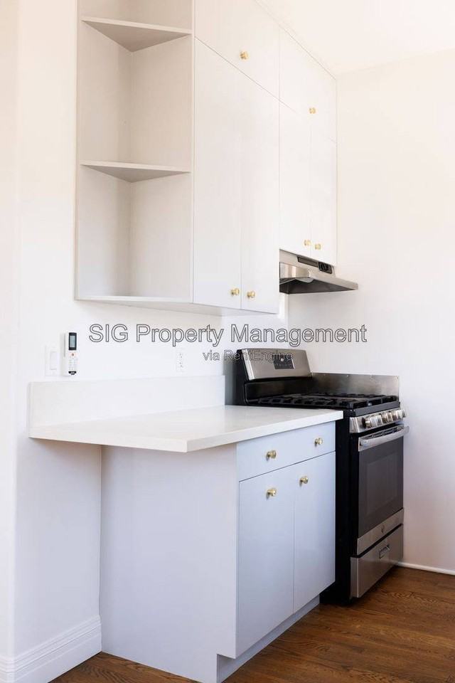 2191 El Sereno Ave #8 - Photo 6 of 10