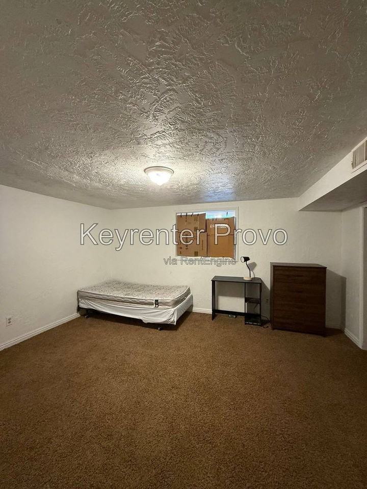149 N 1100 W - Photo 2 of 7
