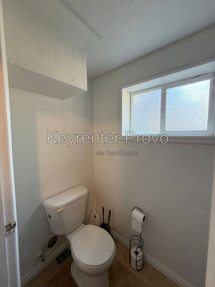 149 N 1100 W - Photo 4 of 7