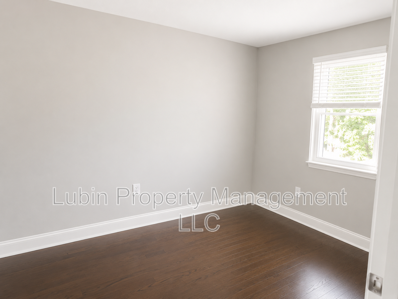 1043 College St #11 - Photo 2 of 7