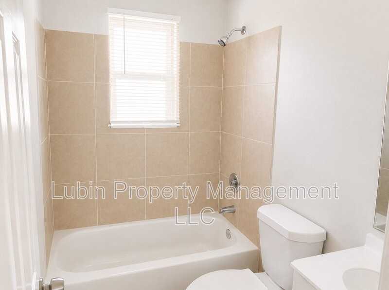1043 College St #11 - Photo 7 of 7