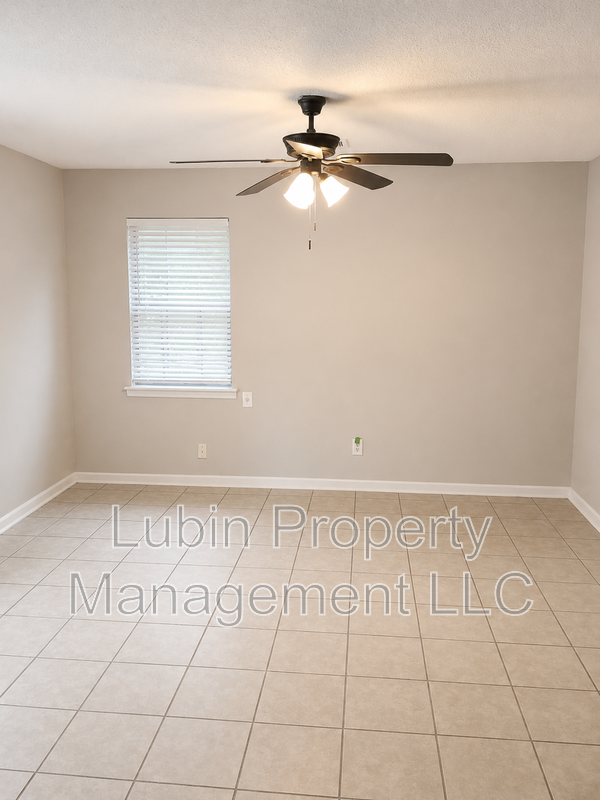 1319 Glenn St - Photo 2 of 6