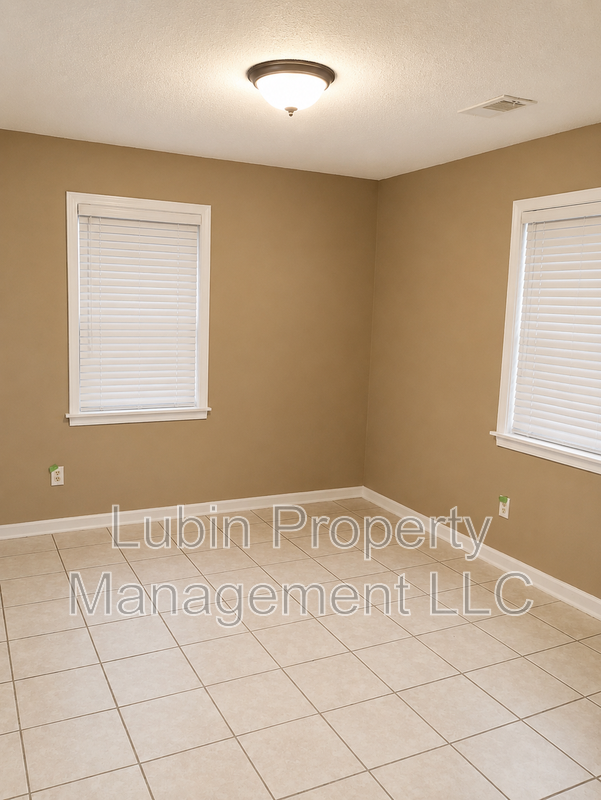 1319 Glenn St - Photo 3 of 6