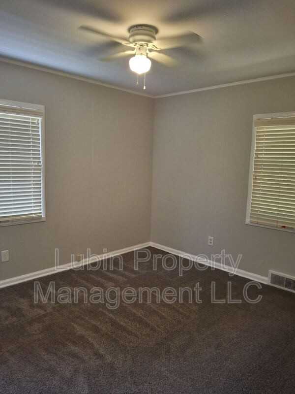 5418 Brantford Ave - Photo 3 of 8