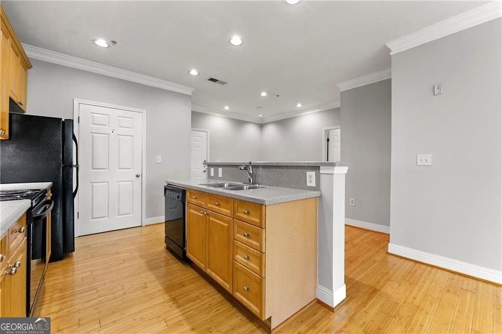 4201 Stratford Cmns - Photo 3 of 14