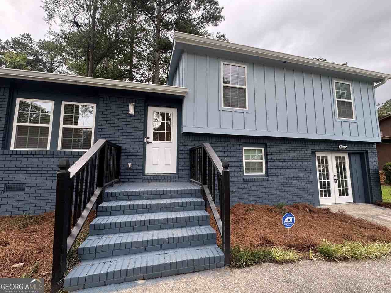 6365 Connell Rd - Photo 3 of 29