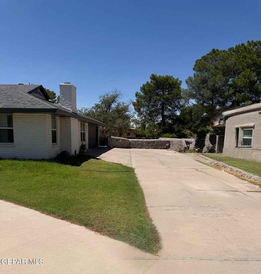 4921 Vista Grande Cir - Photo 4 of 35