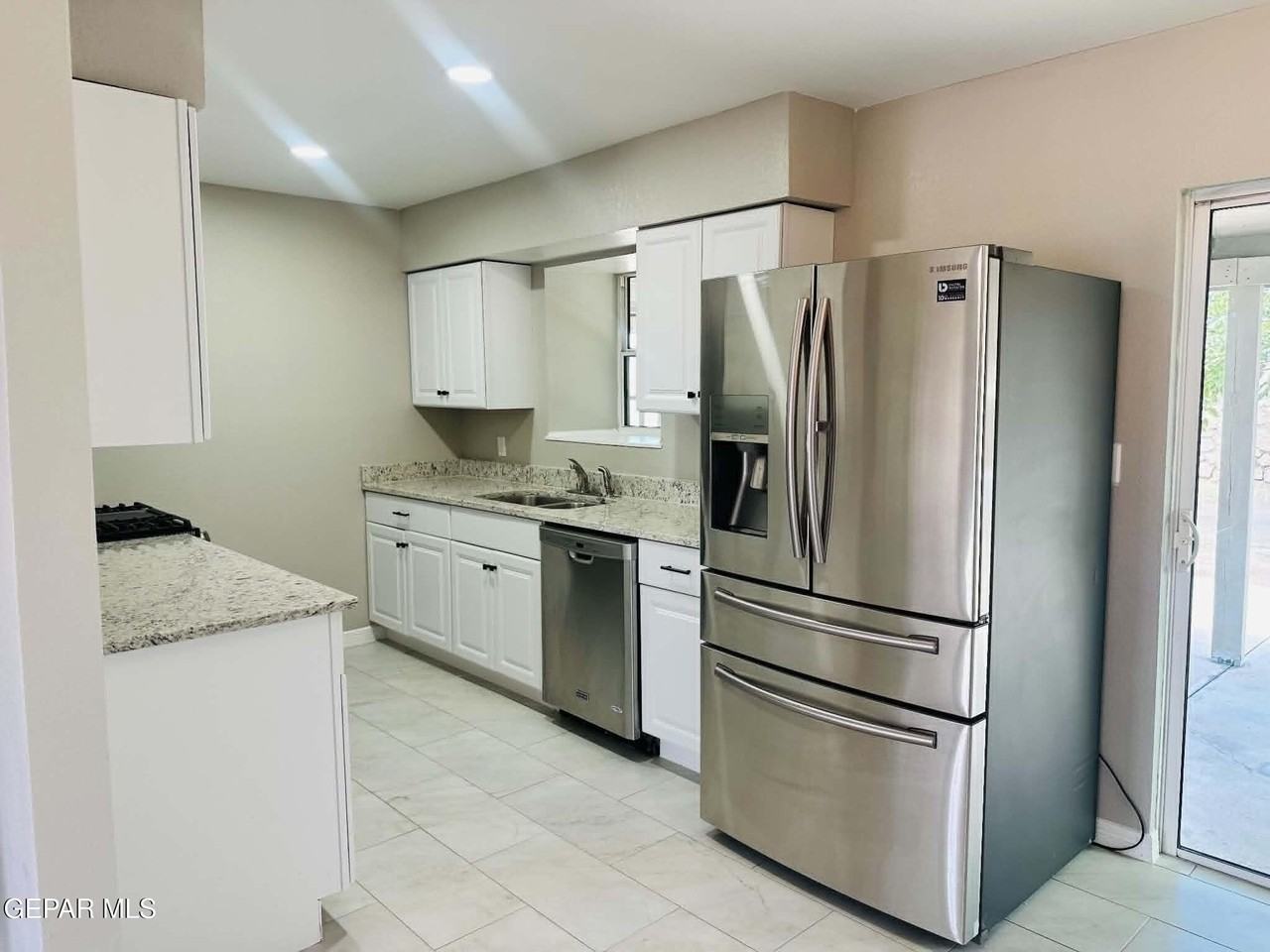11733 Lorri Dr - Photo 6 of 17