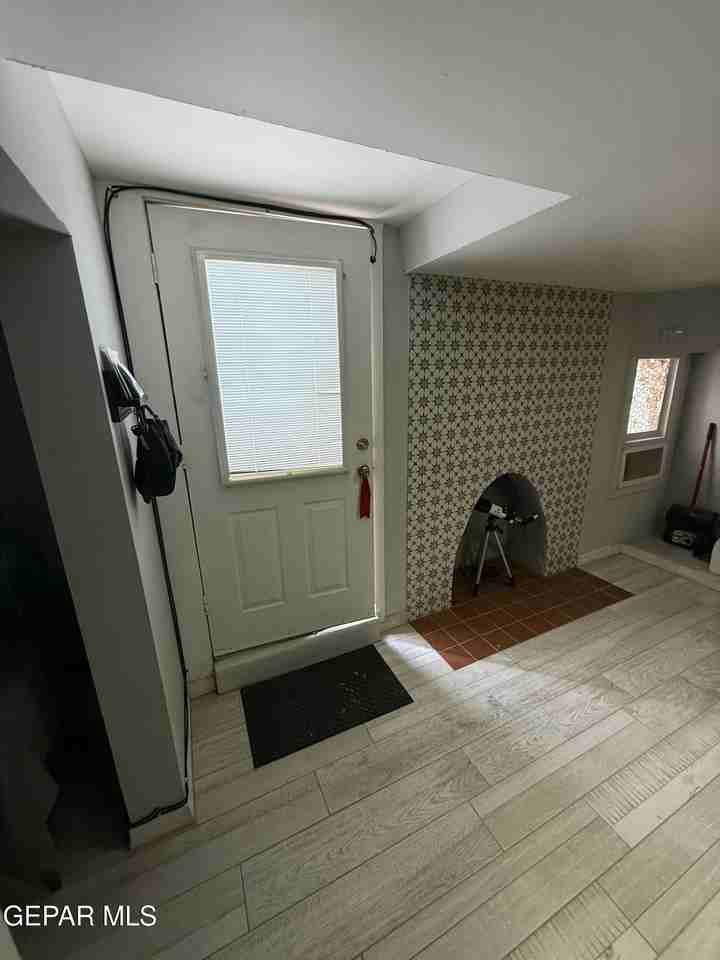 3015 Altura Ave #7 - Photo 3 of 12