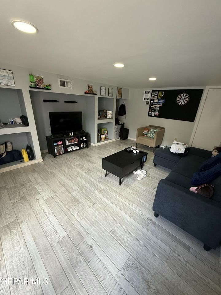 3015 Altura Ave #7 - Photo 6 of 12