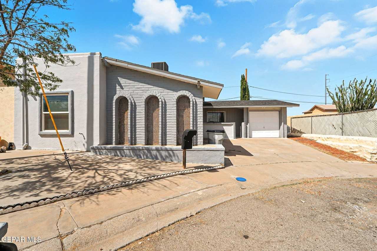 3911 Quasar Ct - Photo 2 of 22