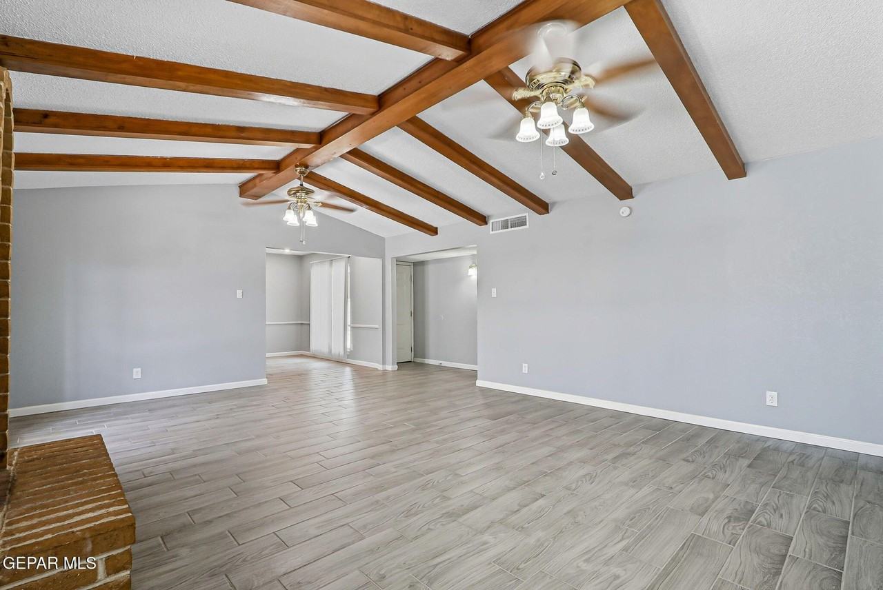 3911 Quasar Ct - Photo 5 of 22
