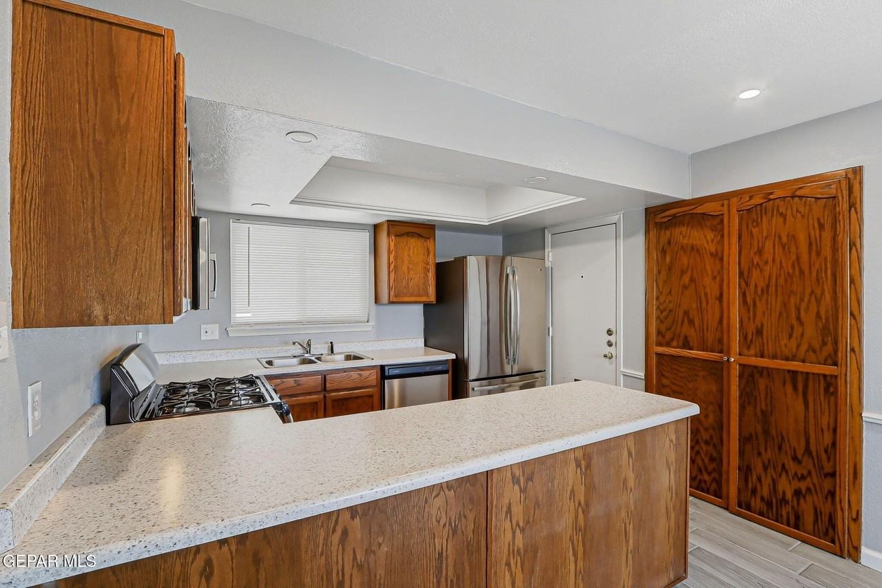 3911 Quasar Ct - Photo 7 of 22