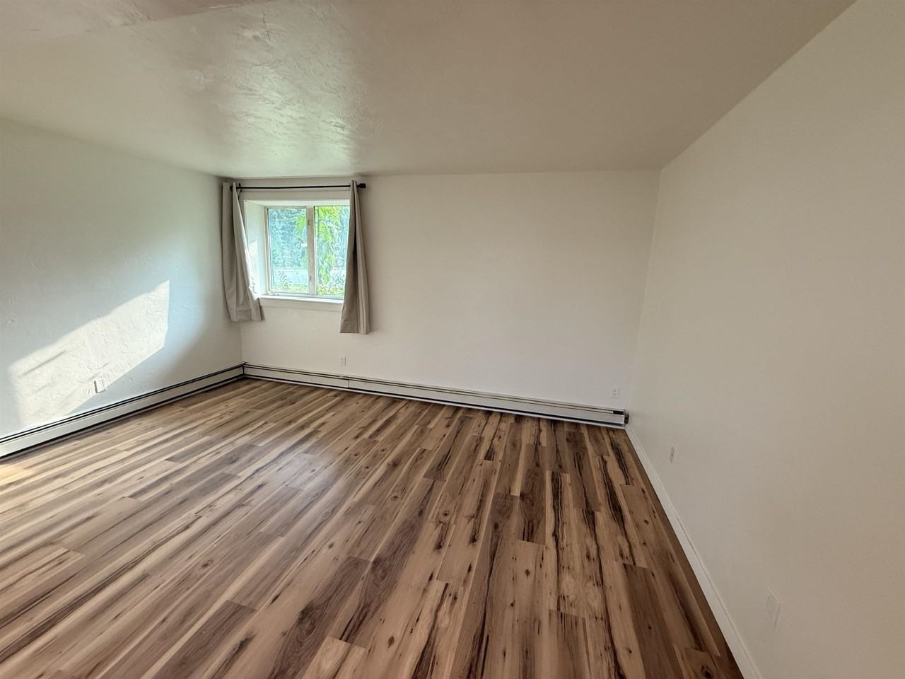 2618 Turner St - Photo 6 of 19
