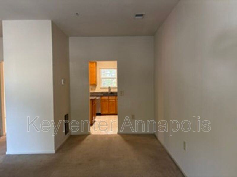 1104 Wickford Ct - Photo 3 of 20