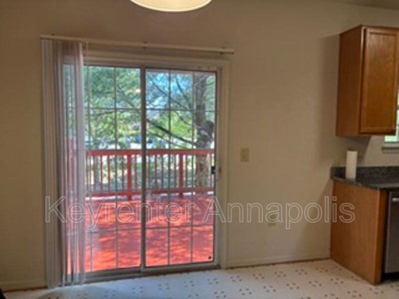 1104 Wickford Ct - Photo 5 of 20