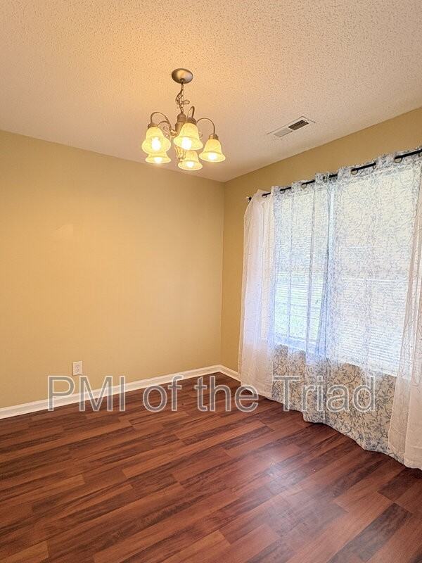 152 Drewsbury Dr - Photo 2 of 19