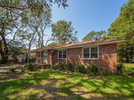 featured image of 939 Dill Ave