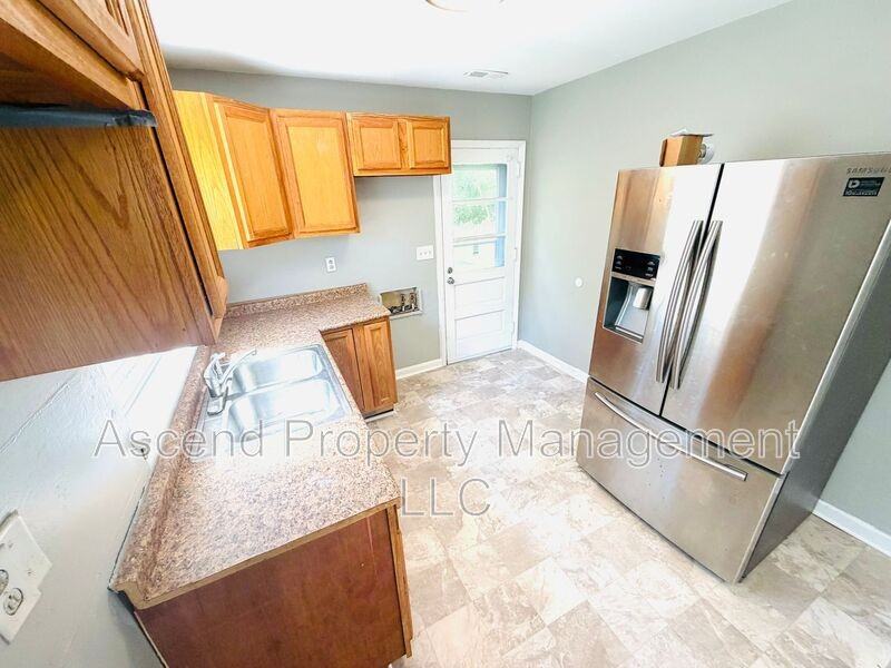 717 Caruthers Rd - Photo 3 of 9