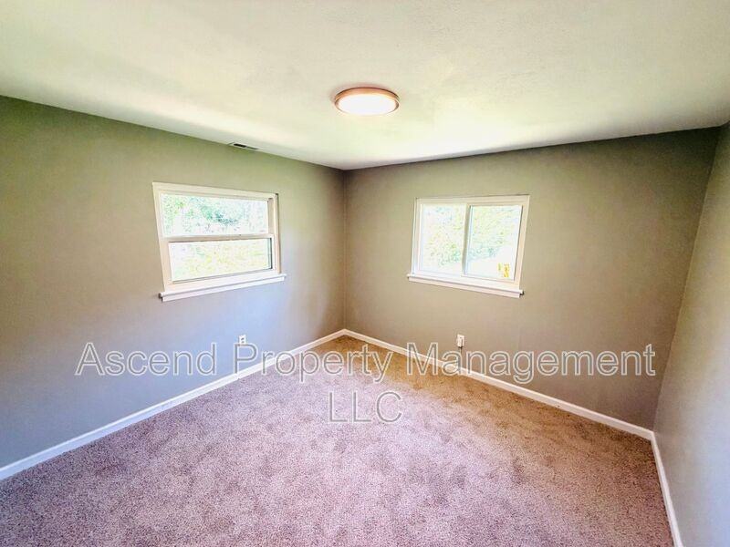 717 Caruthers Rd - Photo 5 of 9